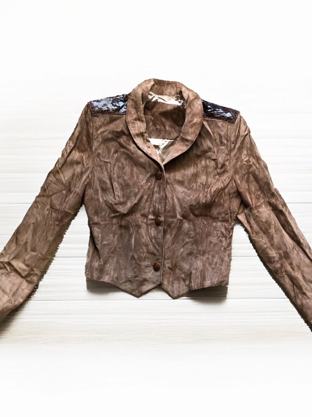 Vintage Structured LeatherCropped Jacket with Contrast Shoulder Details